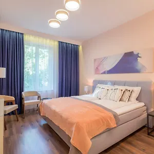  Apartment Cozy 3-bedroom With Stylish Comfort And Chic Decor